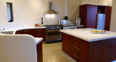 Jarrod Holst Building & Design - Builders Australia 0