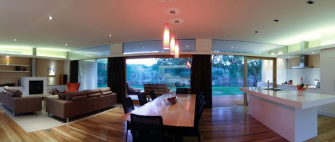 MacKinnon T R & Co - Builders Australia 1