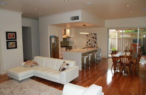 Living Improvements - Builders Australia 0