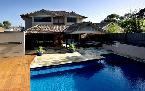 Hille's Home Extensions - Builders Australia 1
