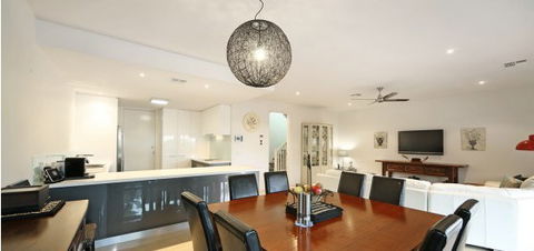 Bardoel Building Co Pty Ltd - Builders Australia 1