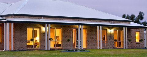 Adam Hall Builder Pty Ltd - Builders Australia 0
